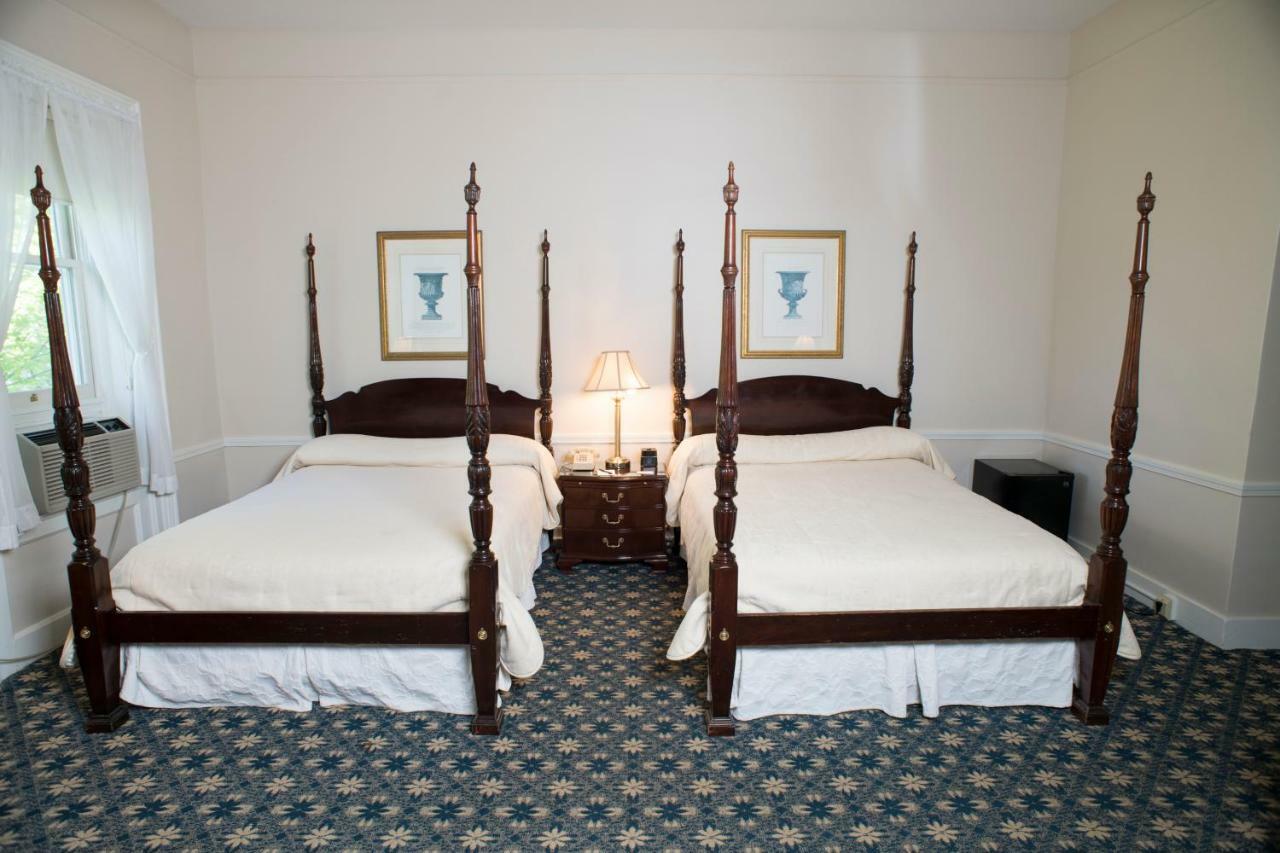 Middlebury Inn Экстерьер фото