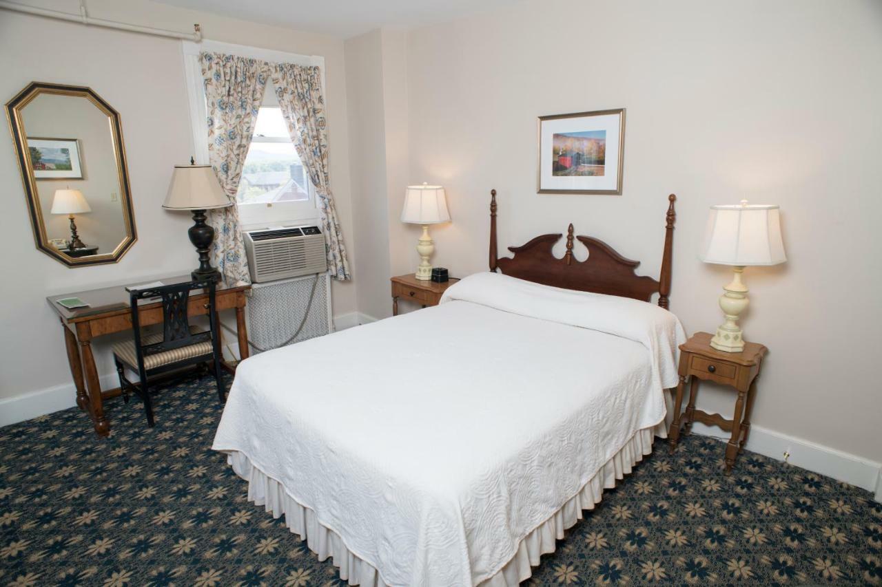 Middlebury Inn Экстерьер фото